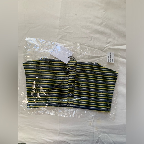 Olivaceous Striped Ribbed Knit Crop Top NWT 🌴 - Picture 6 of 6